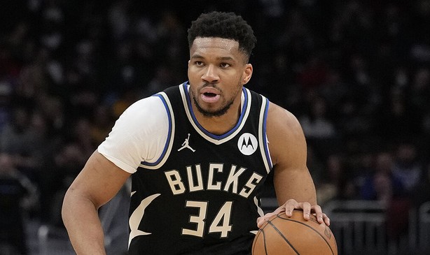 开云官网-NBA历史第一！字母哥常规赛生涯第160次单场30+10+5|吉安尼斯·安特托孔波|雄鹿|扬尼斯-阿德托昆博|印第安纳步行者队|奥斯卡-罗伯特森_新浪体育_新浪新闻