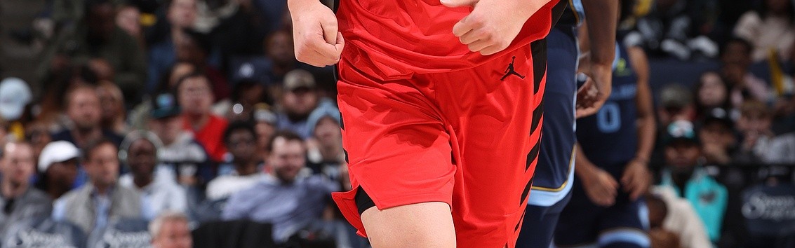 记者：杨瀚森的防守需要比赛时间积累才能提升 斯普利特没给机会