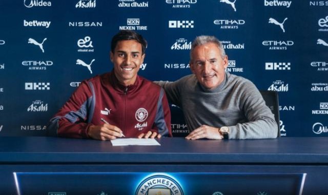 开云体育-19岁雷斯转会曼城 他能适应吗？他能踢出名堂吗？