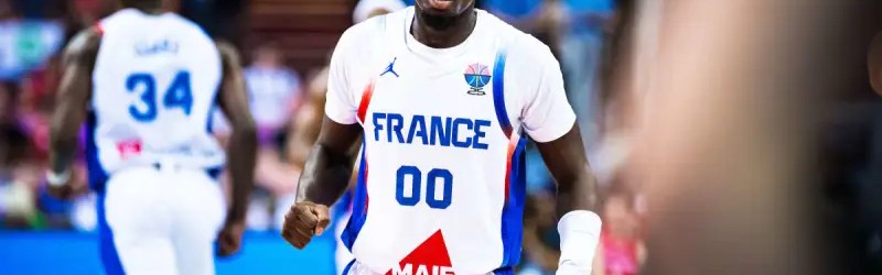 开云体育-弗朗西斯科全场15中9，罚球12中12砍下32分7篮板5助攻2抢断